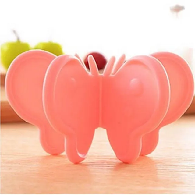 Silicone butterfly-shaped mitt