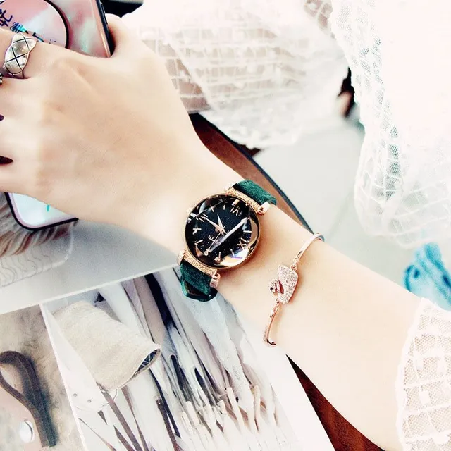 Elegant women's magnetic watch