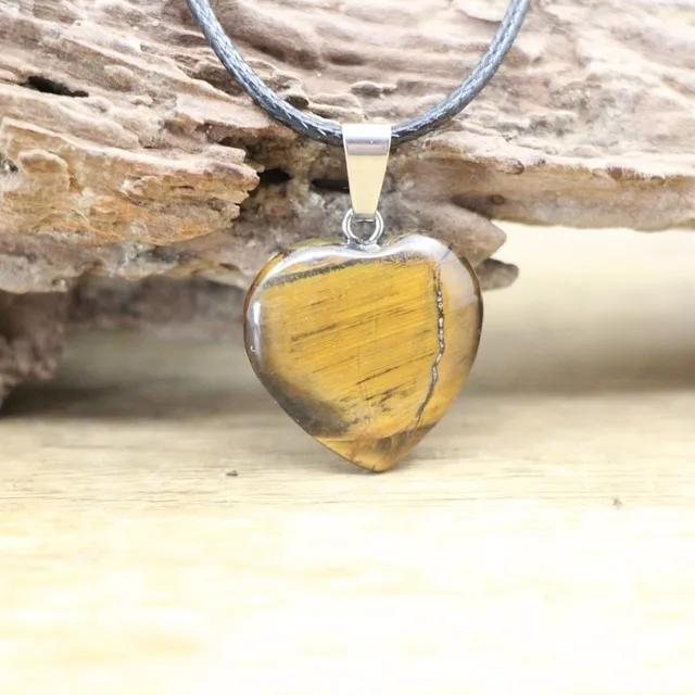 Beautiful necklace with heart-shaped pendant made of mineral with healing effects of Orcha