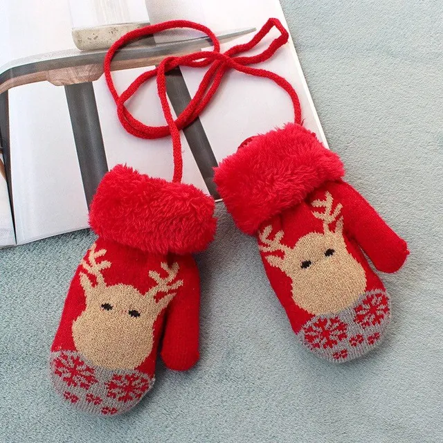 Children's warm mittens with reindeer motif