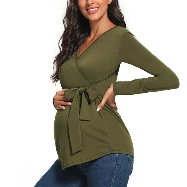 Beautiful maternity shirt with a bow