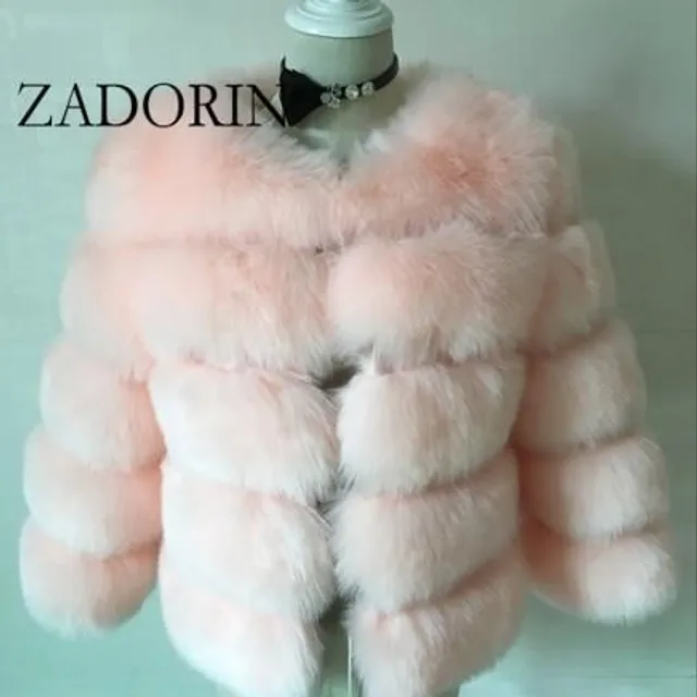 Elegant short faux fur coat