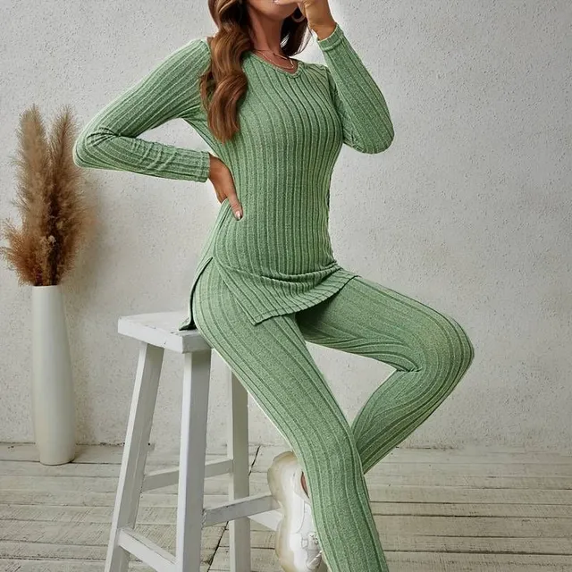 Ladies' two-piece set in ribbed knit - long sleeves, slit, bell bottoms