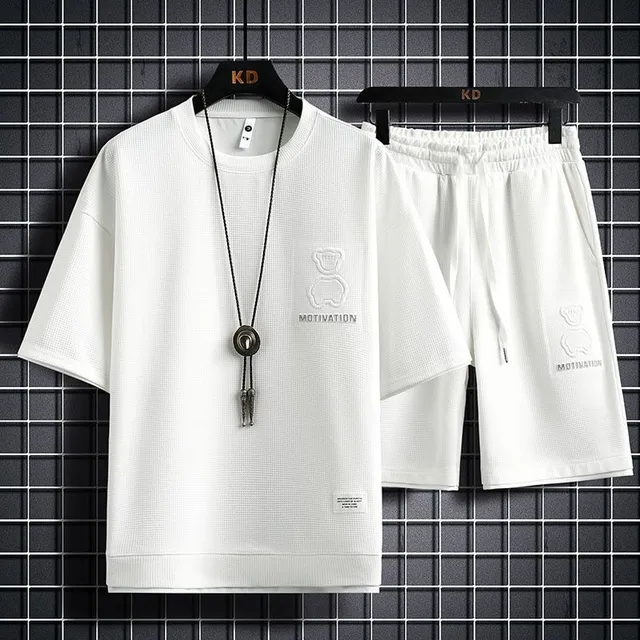 Męski stylowy monochromatyczny nowoczesny zestaw odzieży letniej - szorty i koszulka z krótkim rękawem