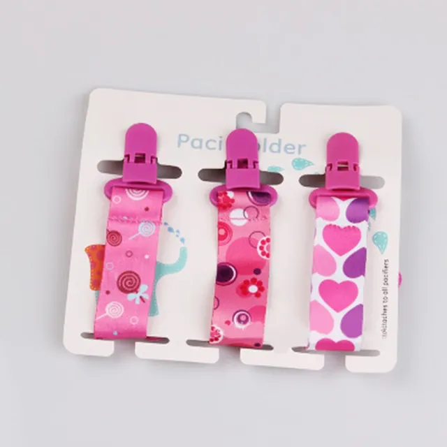 Pacifier buckle with 3 clips to keep the pacifier clean and comfortable
