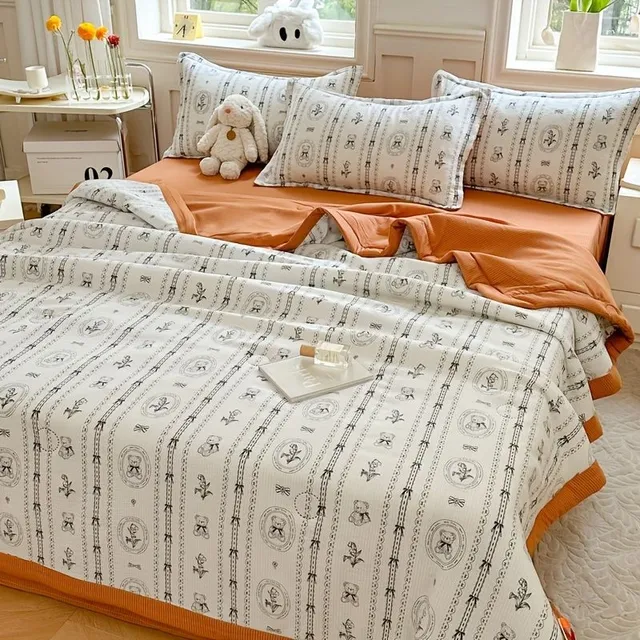 One Piece of Summer Cooling Thin Blankets (does not contain Povlak Na Pillow)