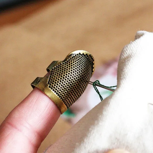 Retro sewing finger protector - thimble