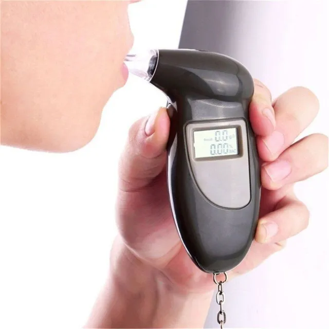 Digital alcohol tester with replaceable mouthpiece