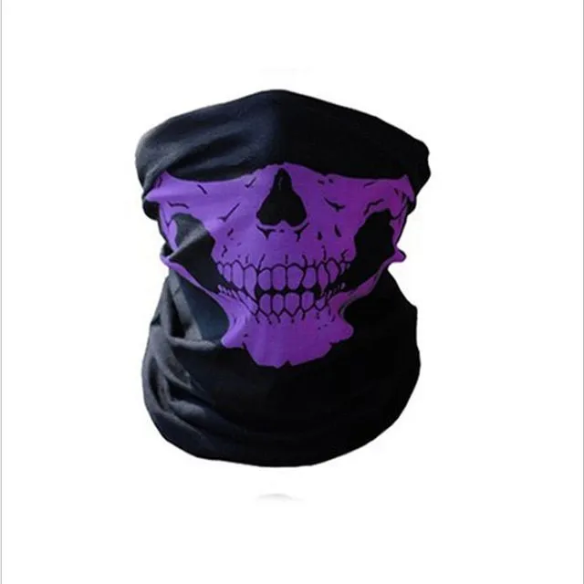 Sports mask with skull