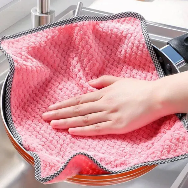 Smooth and durable kitchen towels - quick and easy cleaning effortlessly