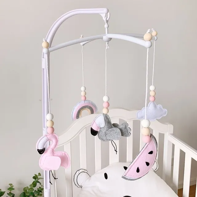 Jouets suspendus mignons pour bébé