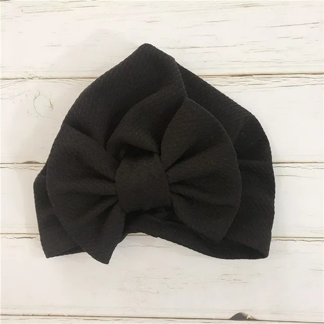 Children's hat with bow cerna