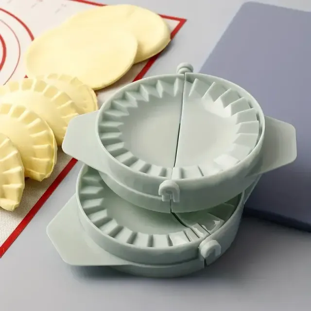 Manual machine for making dumplings and ravioli - kitchen tool for easy and fast creation of perfect dumplings and ravioli