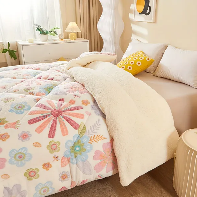 Beautiful and warm patchwork winter bed made of floral fleece with feather filling, ideal for bedroom and guest room