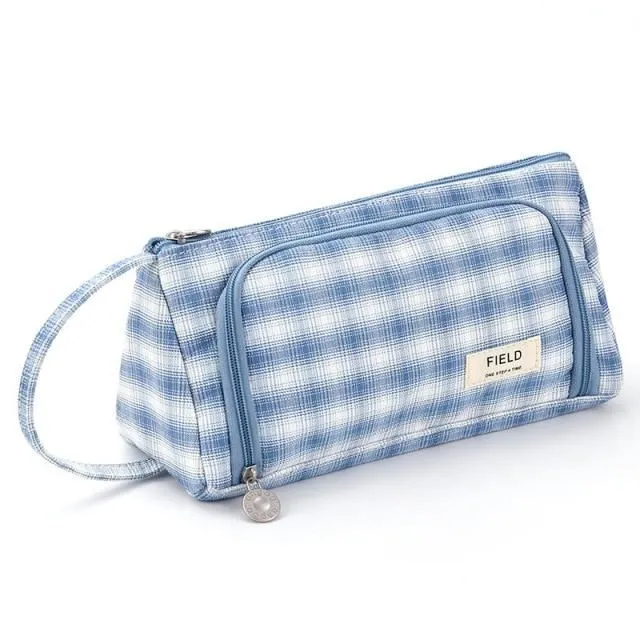 Coloured pencil case bluish-white-field