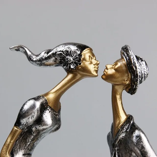 Decorative statue in love couple