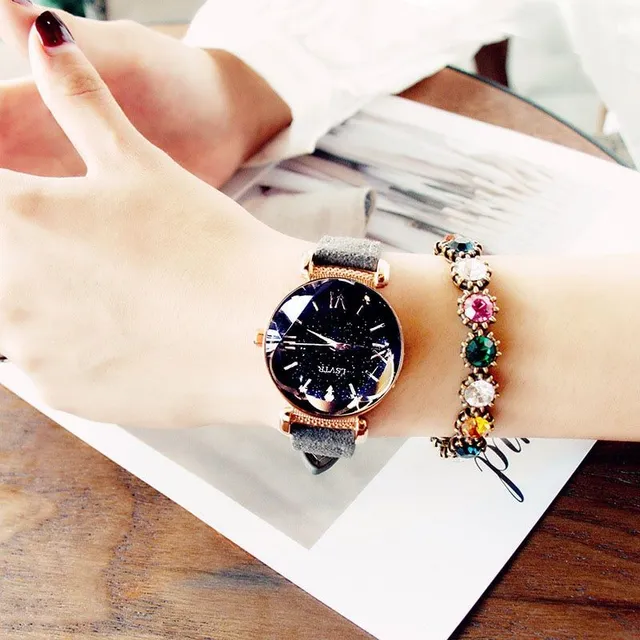 Elegant women's magnetic watch