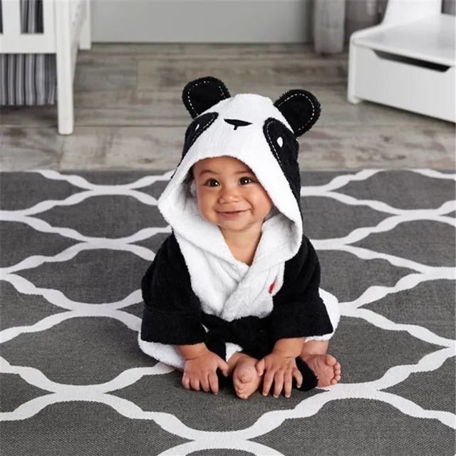 Baby bathrobe with hood and motifs of animals 10