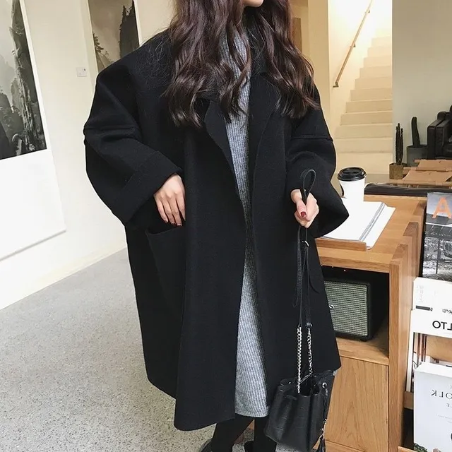 Modern women's luxury oversized coat with wide sleeves in two colour options Prank