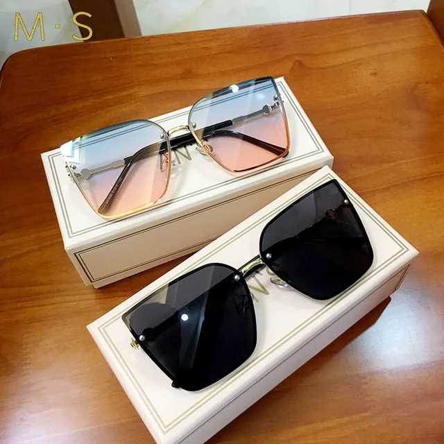 Luxury ladies sunglasses