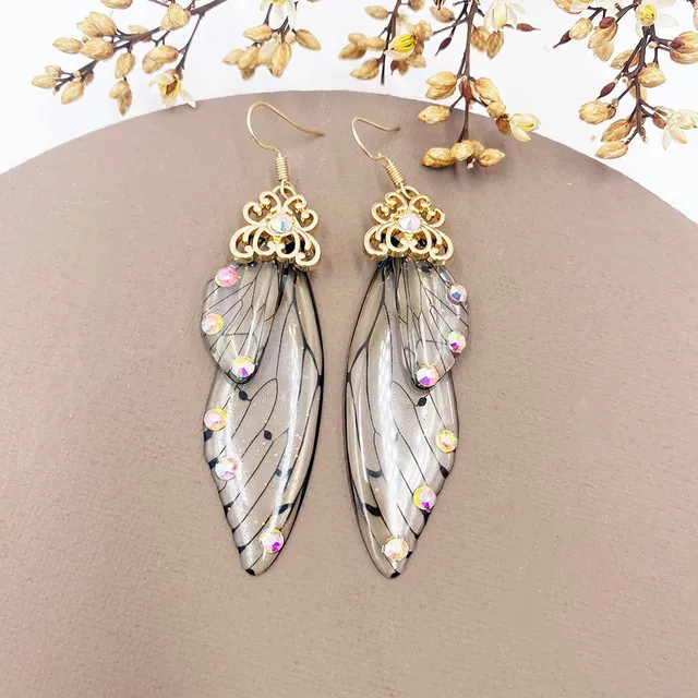 Earrings with fairy-tale wings