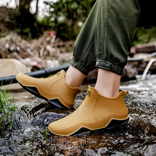 Stylish waterproof shoes - durable and anti-slip for men and women