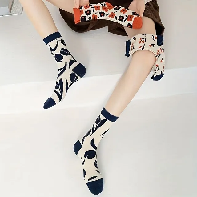 Comfortable and breathable socks with floral pattern - 3 pairs