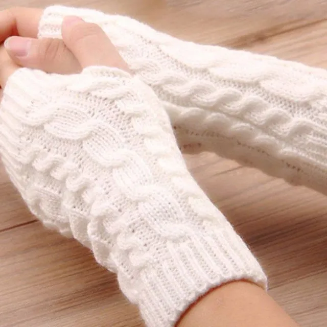Knitted arm warmers