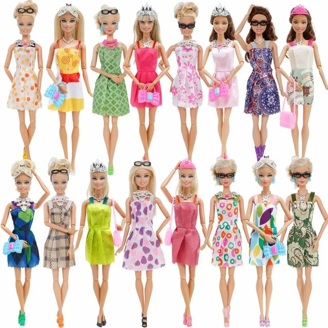 Sada šatů a doplňků pro panenky Barbie