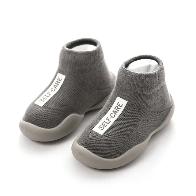 Baby socks with rubber sole