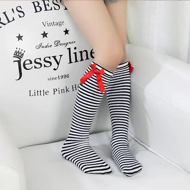 Girl's socks with bows