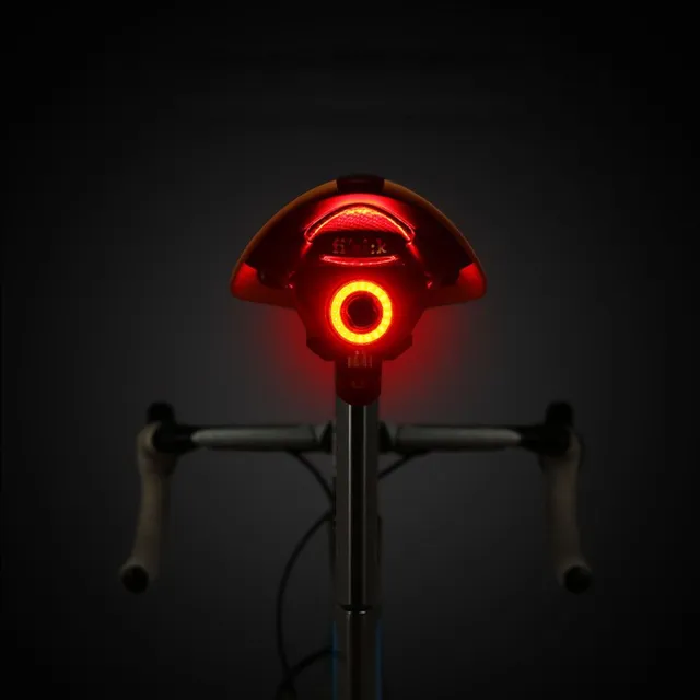 Chytré zadní světlo na jízdní kolo