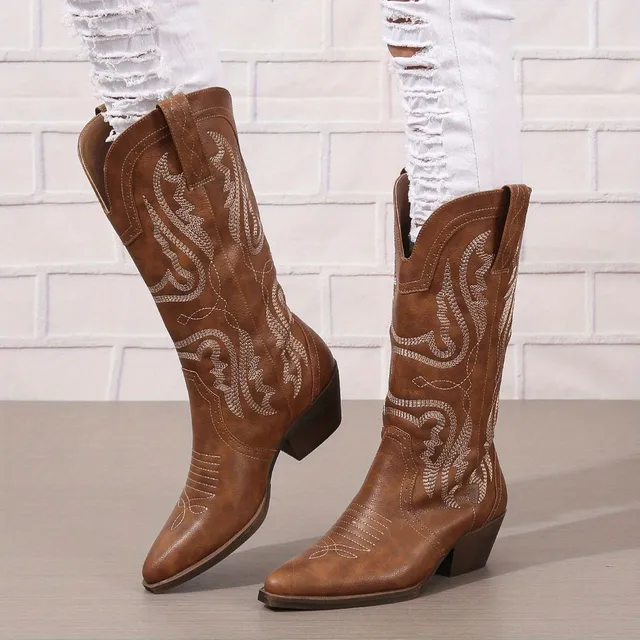 Women's western shoes with embroidery, monochrome, pointed, with V-shaped neckline, with low retro heel.