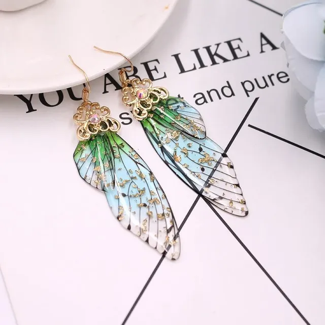 Earrings with butterfly wings