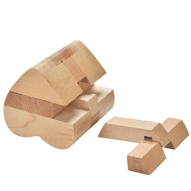 Puzzle din lemn în formă de inimă