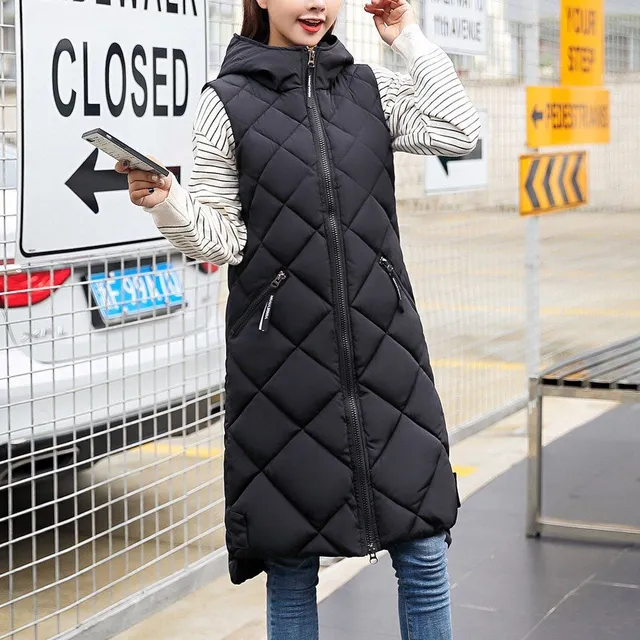 Women's long quilted vest with hood