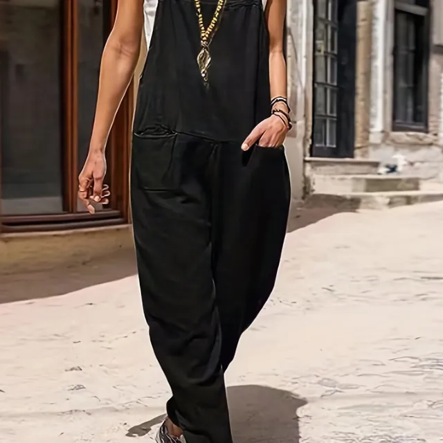 Women's sleeveless jumpsuit with pockets on the front - solid colour