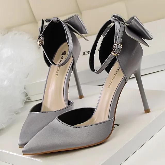 Women's luxury pumps with bow