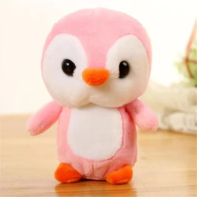 Malý plyšový farebný tučniak