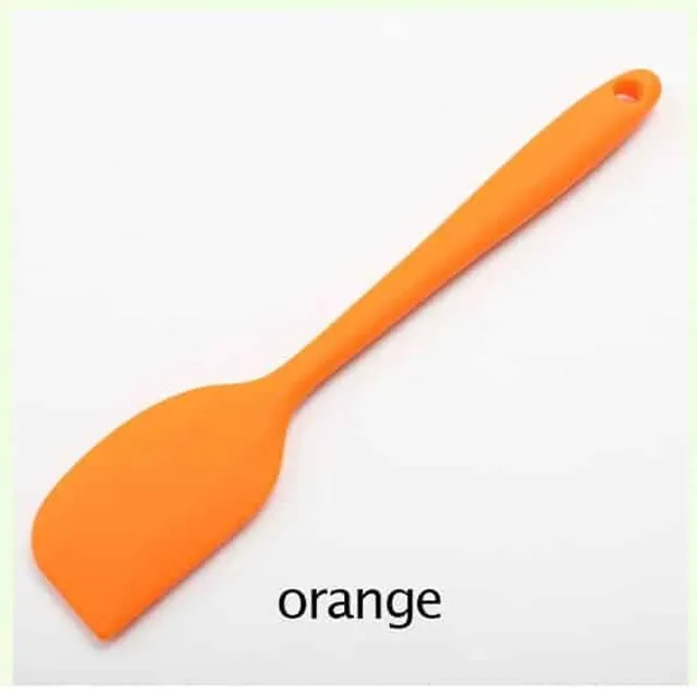 Silicone spatula to stir the dough