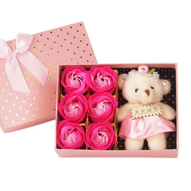 Flower-shaped soap gift pack