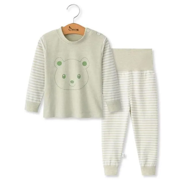 Fine children's pajamas with long sleeves