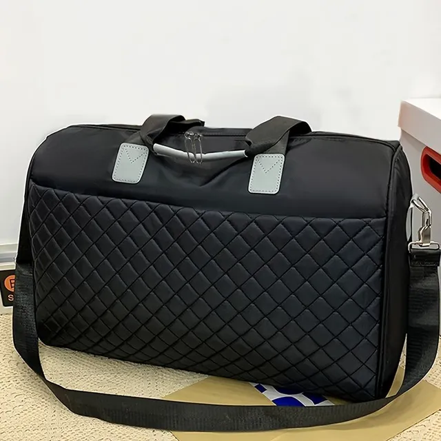 Large capacitive travel bag