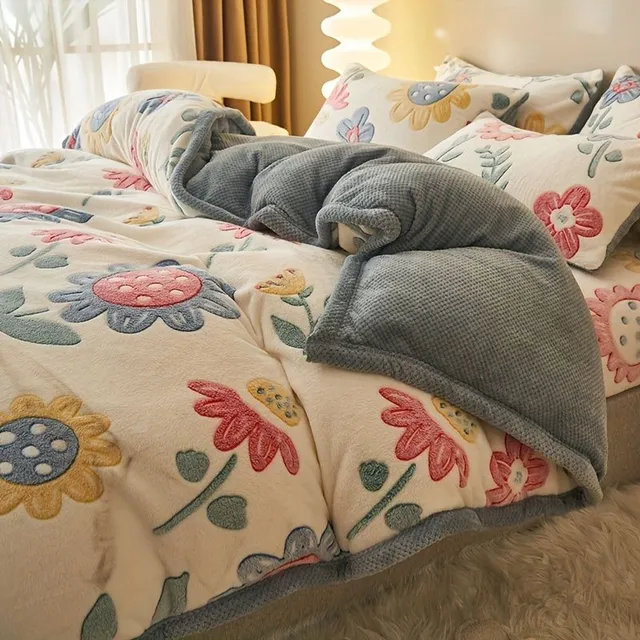 3 part autumn and winter sheets on a teddy bed with a pattern of cartoon sunflowers, two-sided warm fleece bed set