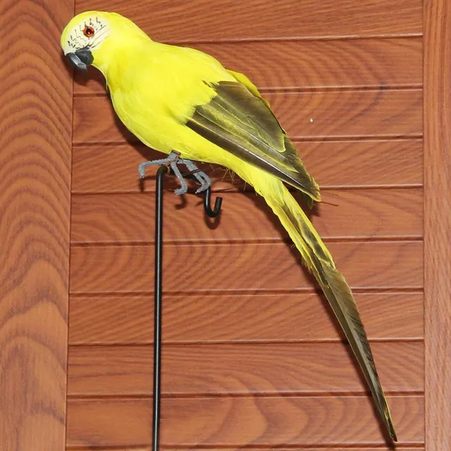 Zahradní dekorační realistický papoušek