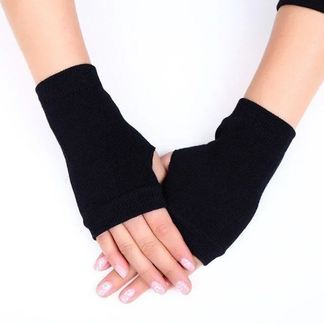 Women's knitted fingerless gloves