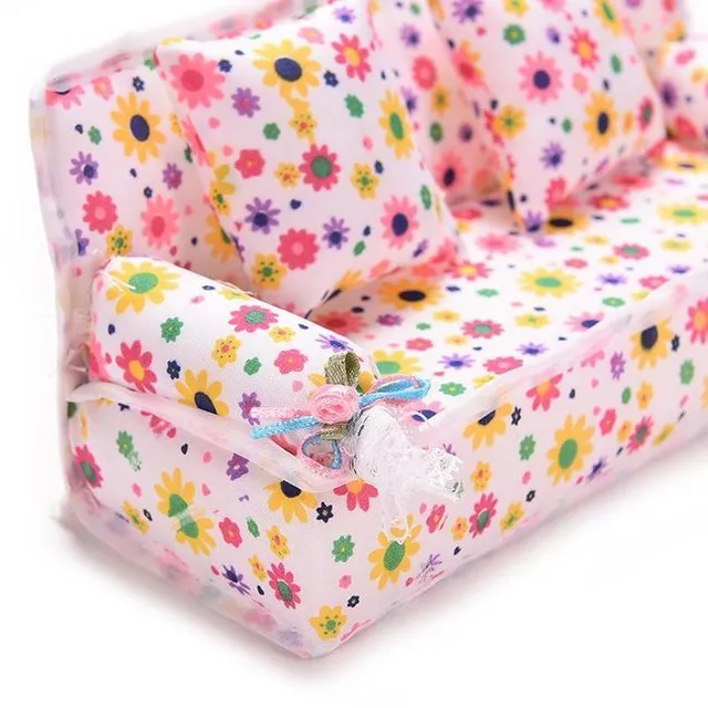 Sofa w kwiaty dla lalek