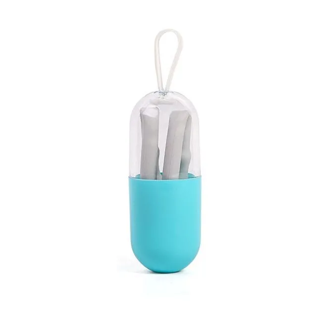 Folding silicone straw with case and brush for cleaning