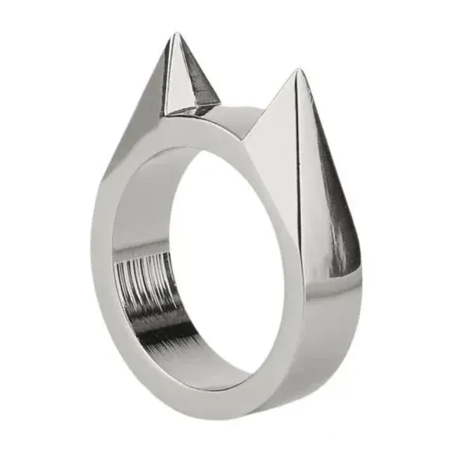 Stylish unisex ring designed for self-defense - 3 colors