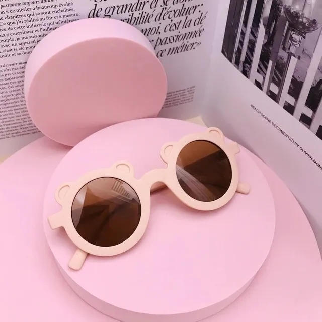 Girl's cute sunglasses shaped like a bear head